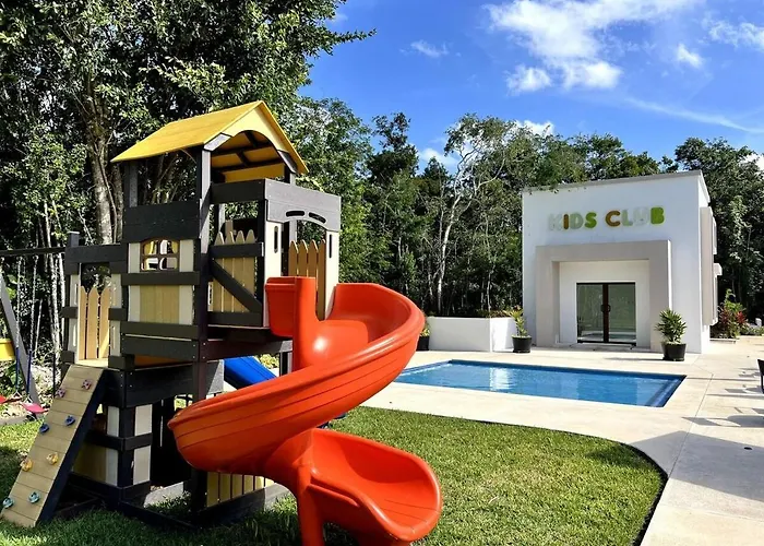 Paradise In A Rainforest Reserve B 503